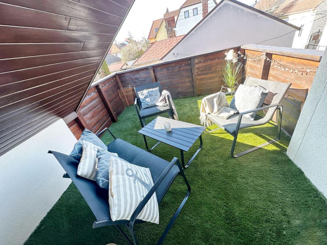 Dora Holiday House & Apartments Keszthely Bagian luar foto